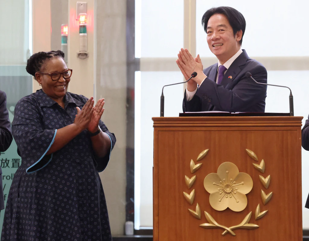Taiwans Präsident trotzt Pekings Druck: Lai Ching-te kehrt aus Eswatini zurück
