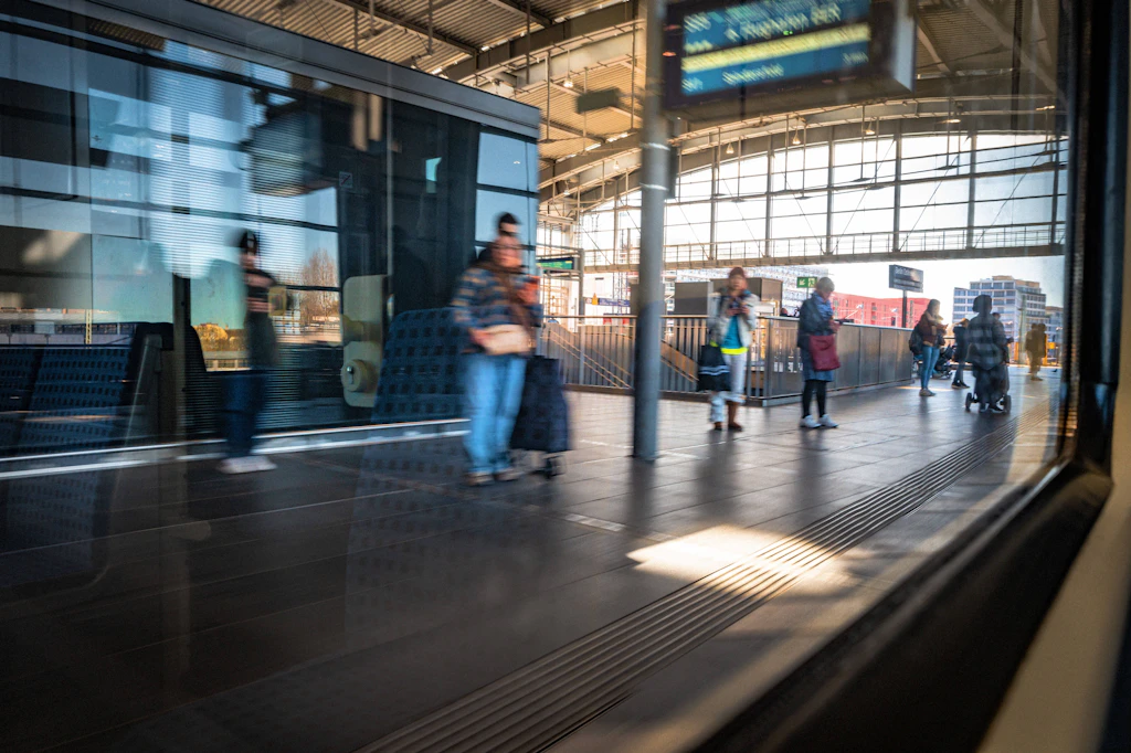 Bezirks-, partei- und zivilgesellschaftsübergreifende Initiative fordert integriertes Verkehrskonzept rund um den Bahnhof Ostkreuz.