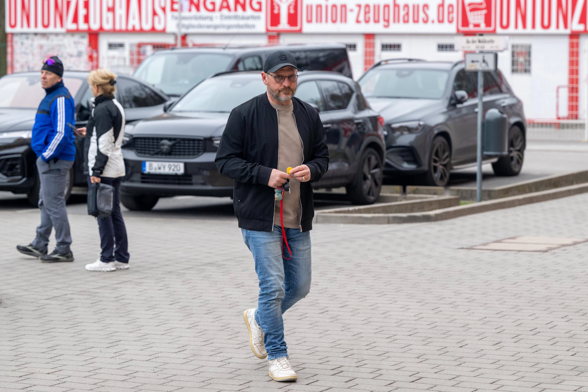 Am Tag nach der Heidenheim-Pleite verabschiedete sich Steffen Baumgart an der Alten Försterei von Spielern und Mitarbeitern des Klubs.
