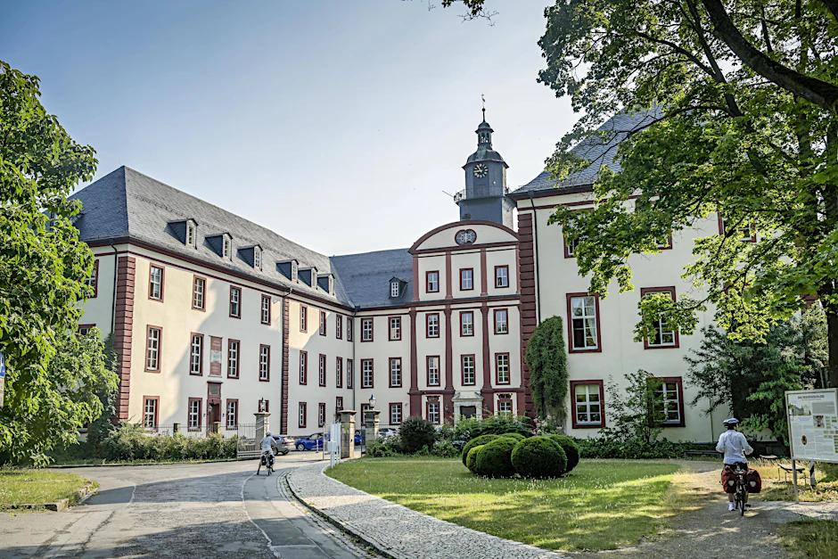 Im Bild: Das Landratsamt Saalfeld-Rudolstadt. Drei Bewerber wurden zu den Landratswahlen am 7. Juni zugelassen.