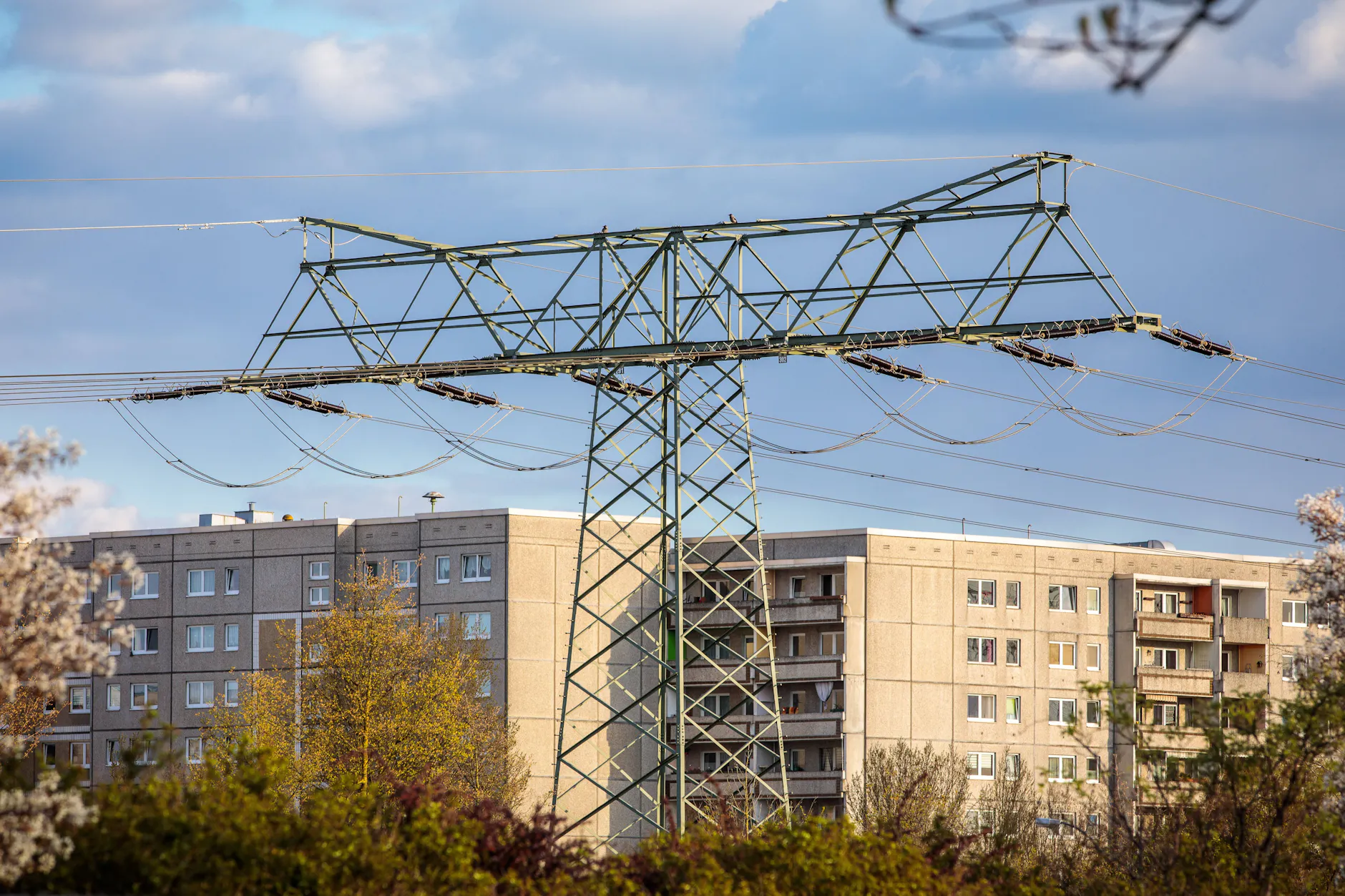 Kameras, Zäune und Wachschutz sollen Berlin vor dem nächsten Stromausfall bewahren.