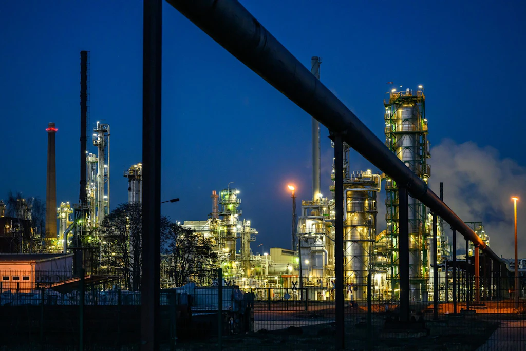 Rosneft zieht vor Gericht: Russischer Ölkonzern wehrt sich gegen dauerhafte Treuhandverwaltung der PCK-Raffinerie