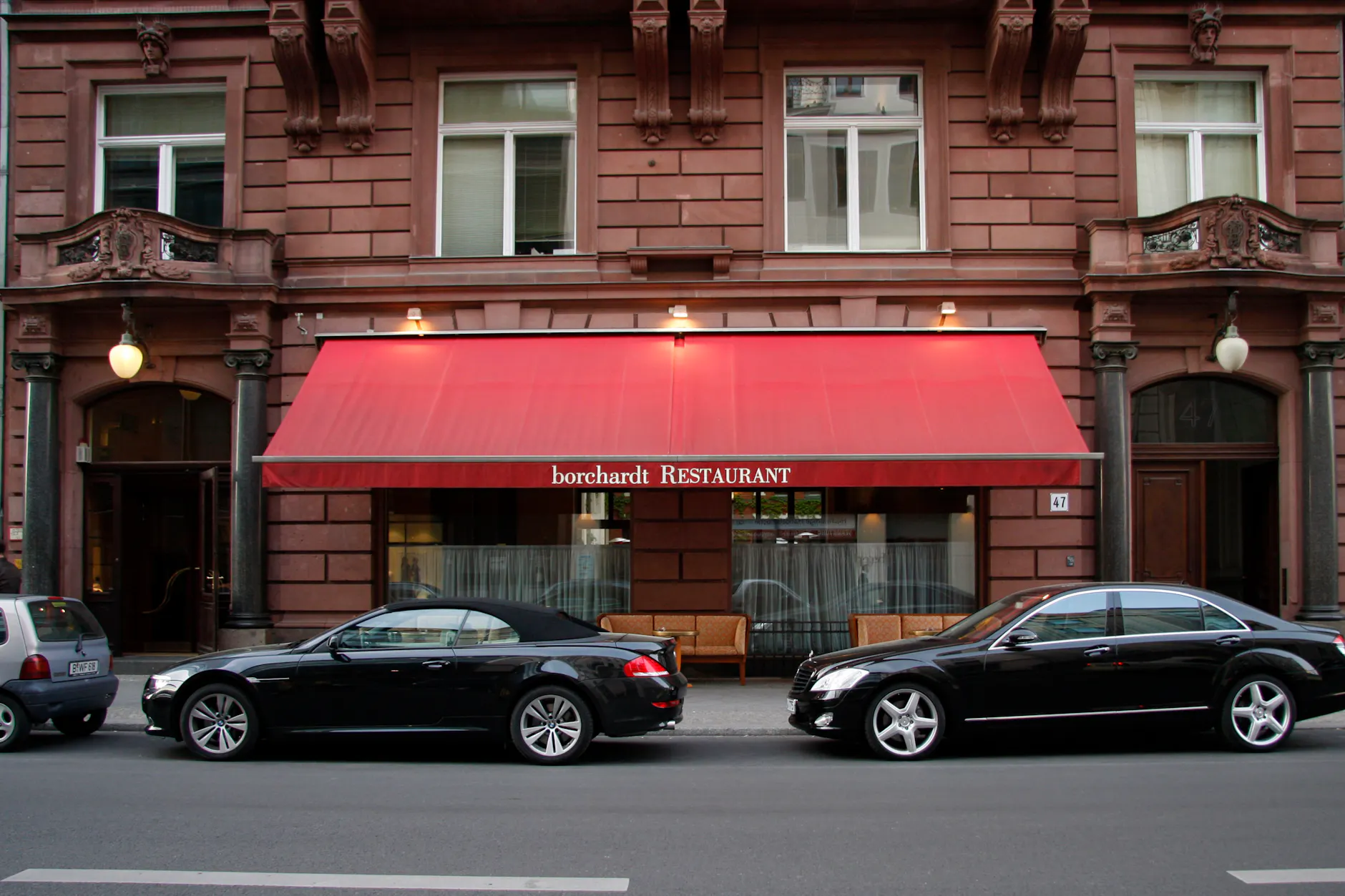 Auch im Borchardt in Mitte kann man ein gutes Schnitzel essen.