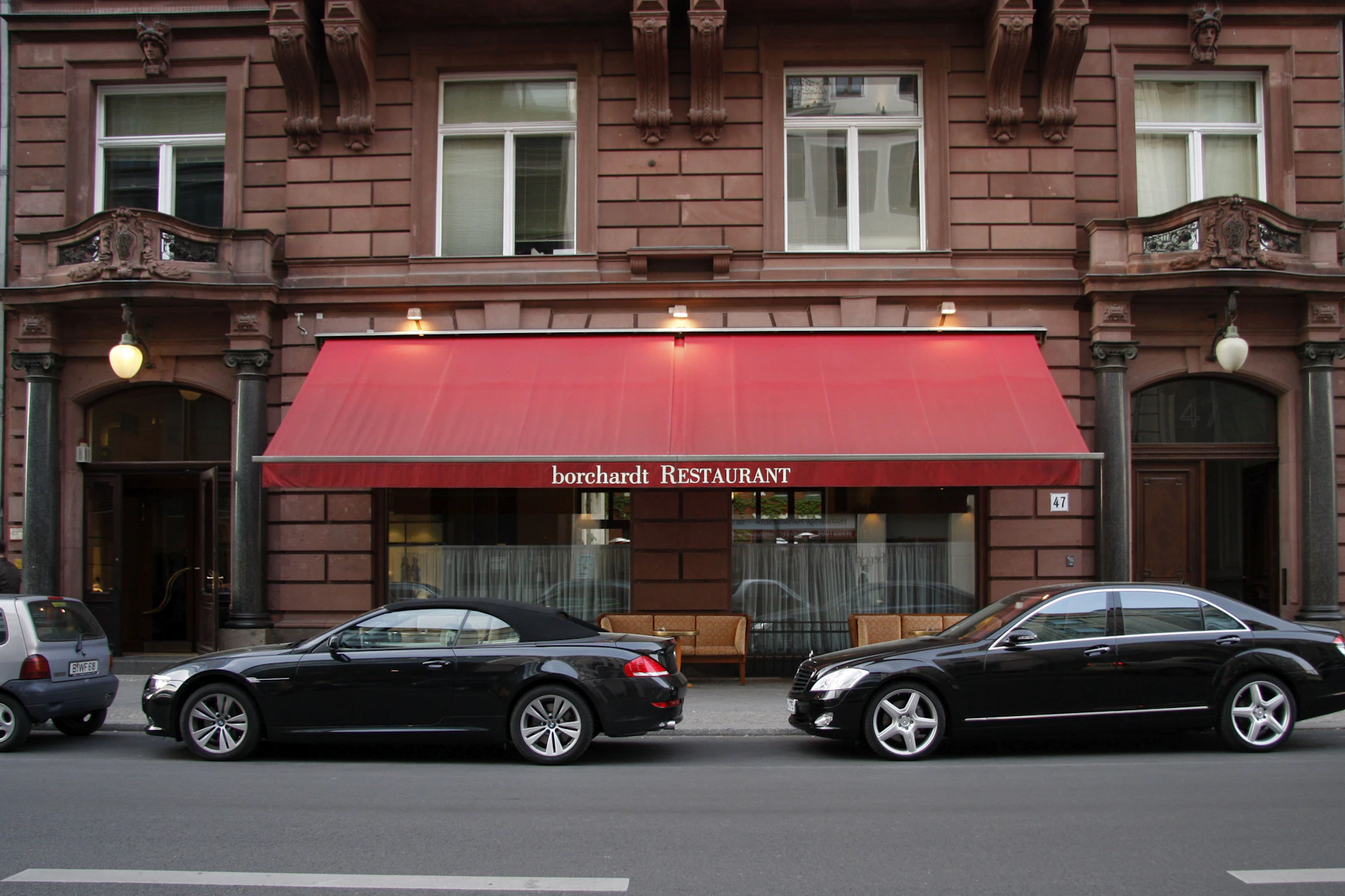 Auch im Borchardt in Mitte kann man ein gutes Schnitzel essen.