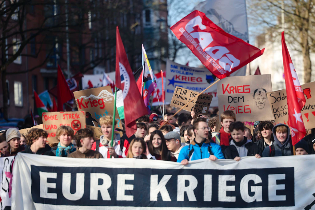 Schulstreik gegen Wehrpflicht: Schüler berichten von Bedrohung durch BKA und Verfassungsschutz