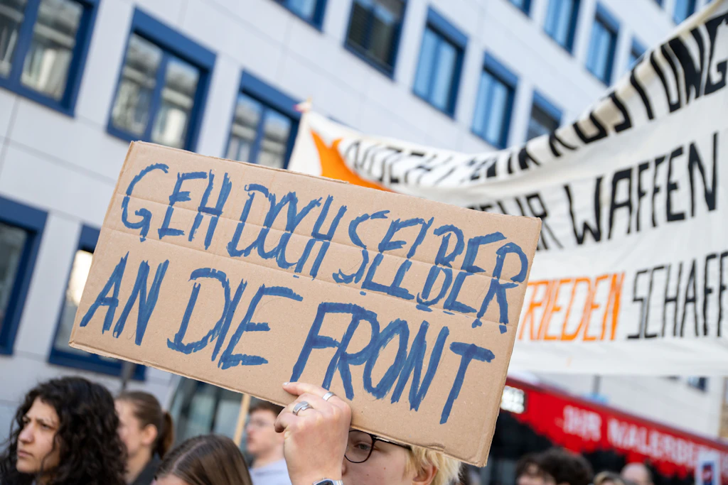 „Schulstreik gegen Wehrpflicht“: Demos in Berlin, Sachsen, Thüringen, Brandenburg
