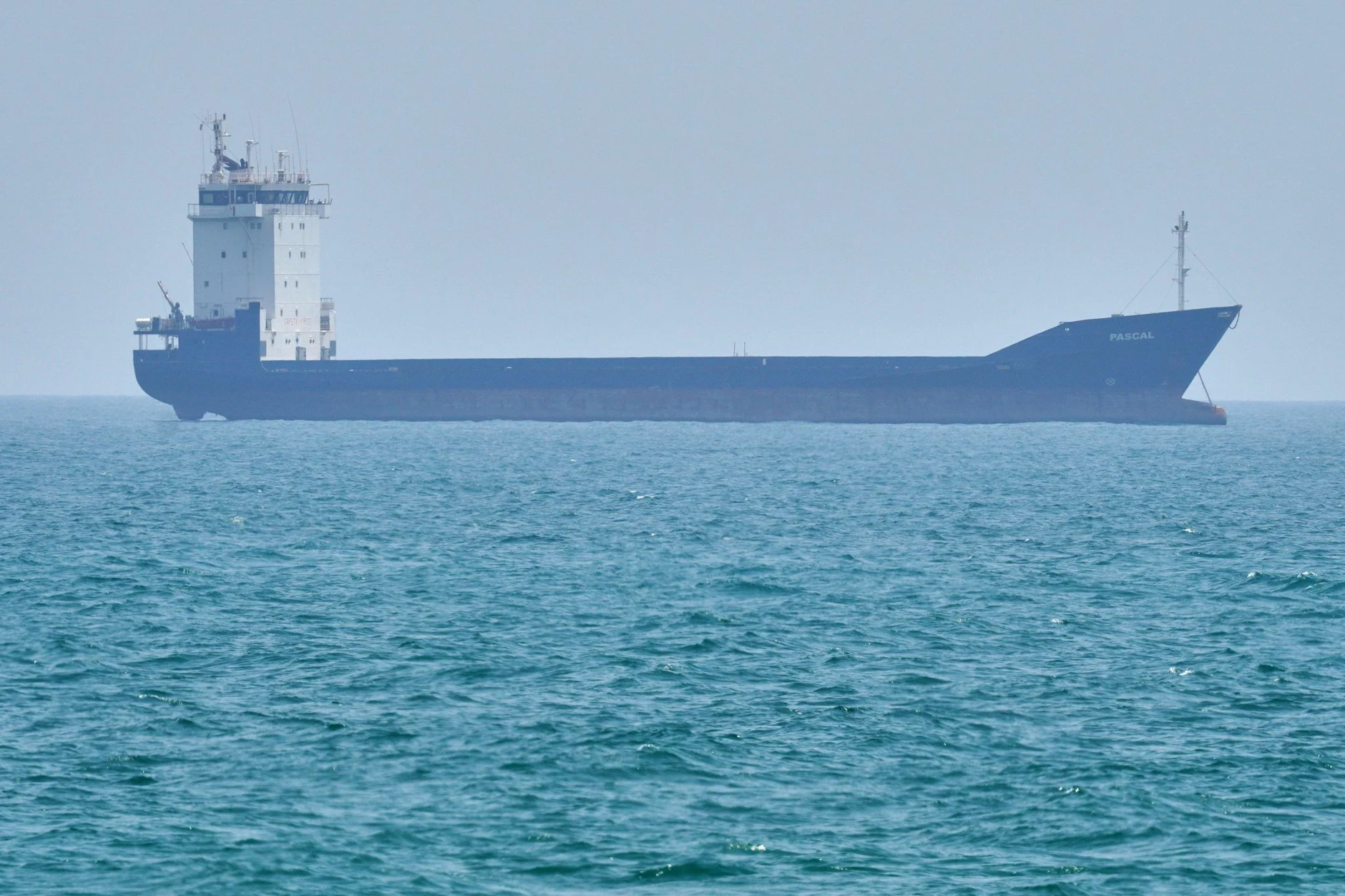 Tanker wie dieser transportieren Kerosin durch die Straße von Hormus – seit Beginn des Iran-Konflikts ist die Meerenge faktisch blockiert.