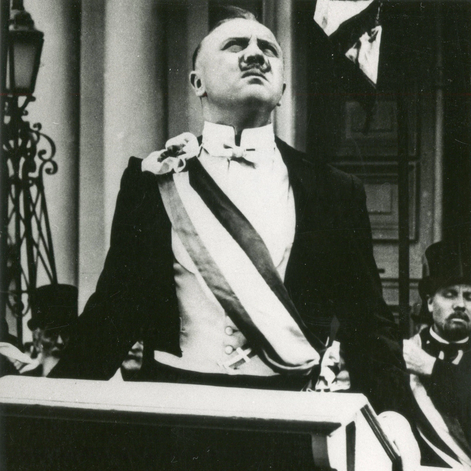 Werner Peters in der Rolle des Untertans in dem gleichnamigen Defa-Film von 1951. Regie führte Wolfgang Staudte. Er drehte auch den ersten Defa-Film „Die Mörder sind unter uns“ (1946).