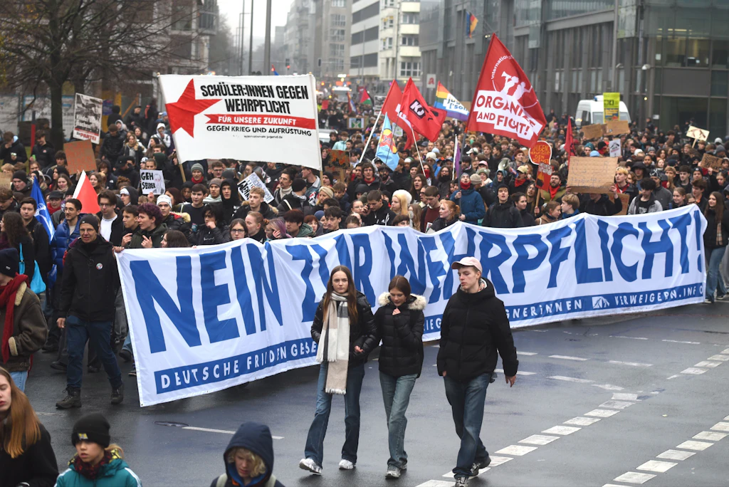 Nein zur Wehrpflicht: Stoppt den neuen Bellizismus!