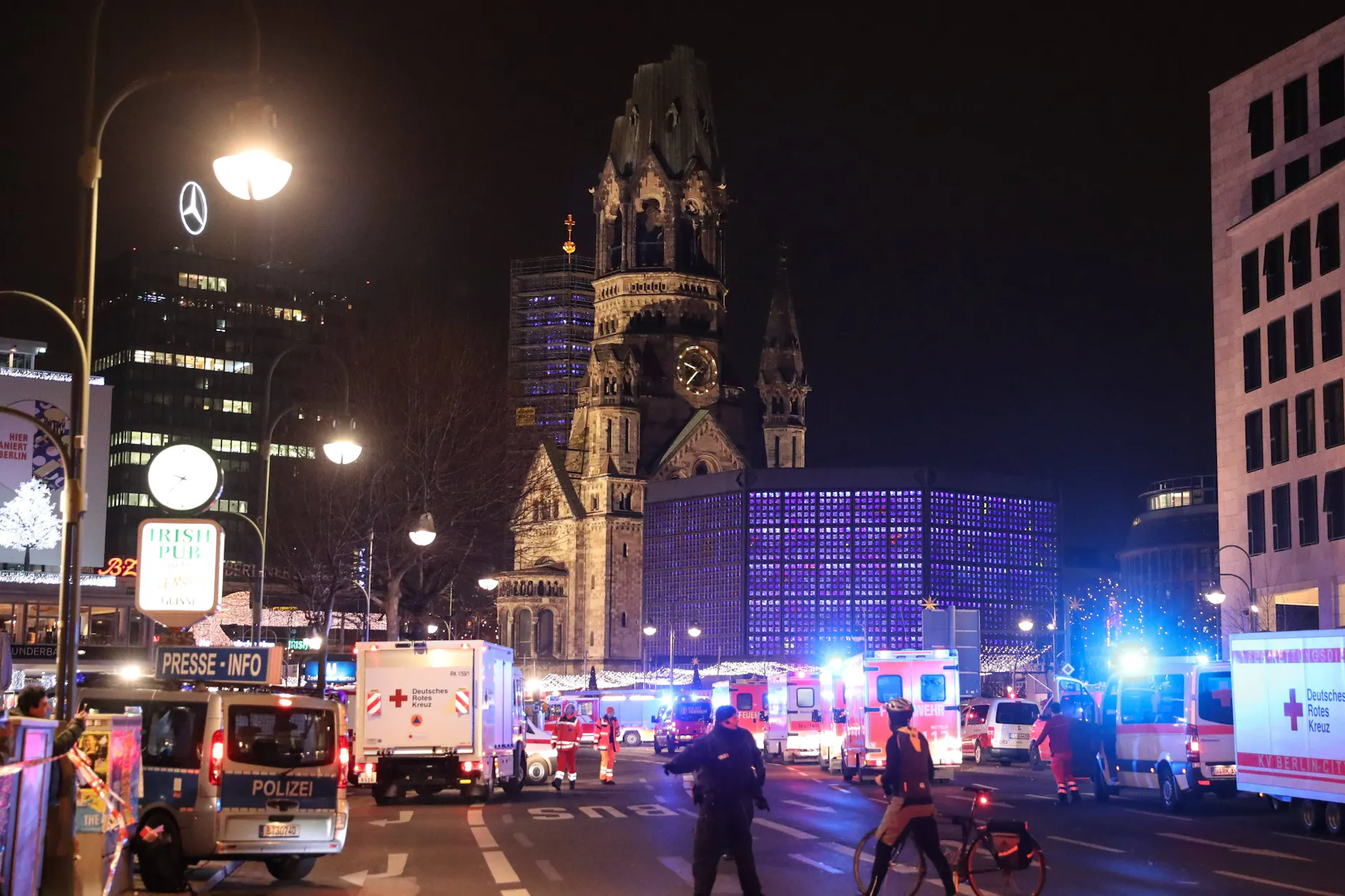 Am 19. Dezember 2016 raste ein Terrorist mit einem Sattelschlepper auf den Weihnachtsmarkt auf dem Breitscheidplatz.