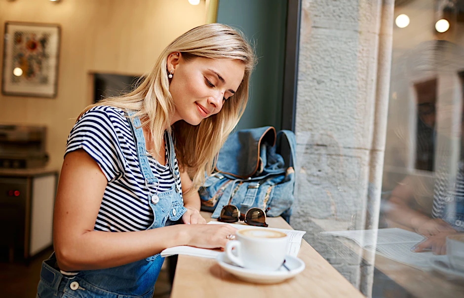 Ein ruhiger Sonntag, ein Kaffee, die richtigen Worte – am 10. Mai fließen Gedanken und Gespräche leichter als sonst.