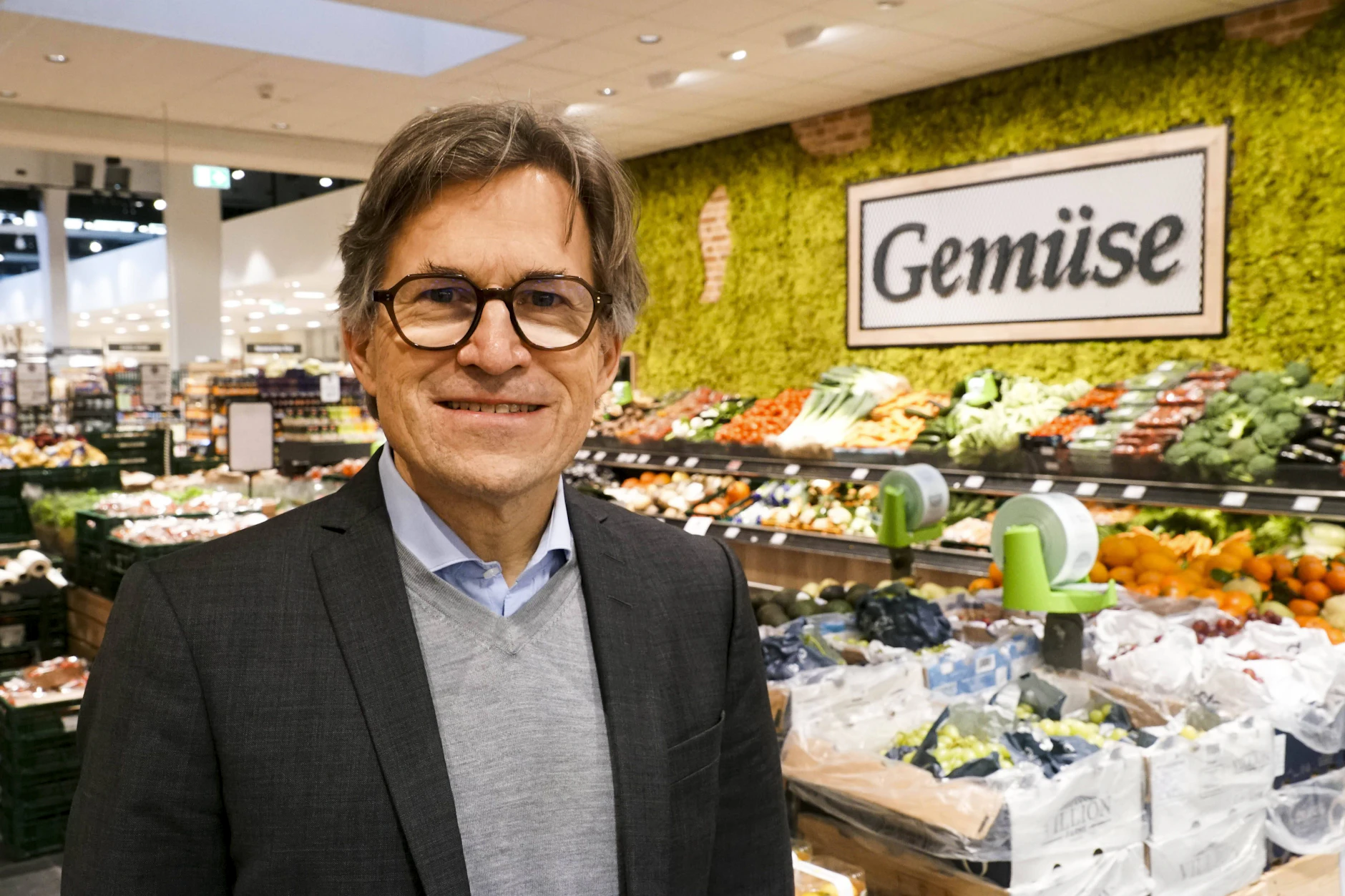 Der Vorstandsvorsitzende der Edeka-Zentrale, Markus Mosa, glaubt, dass eine Zuckersteuer die Konsumlaune weiter senken wird.