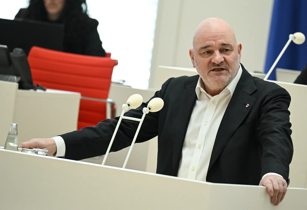 Brandenburgs Verkehrsminister Crumbach fordert mehr Langstreckenflüge am BER