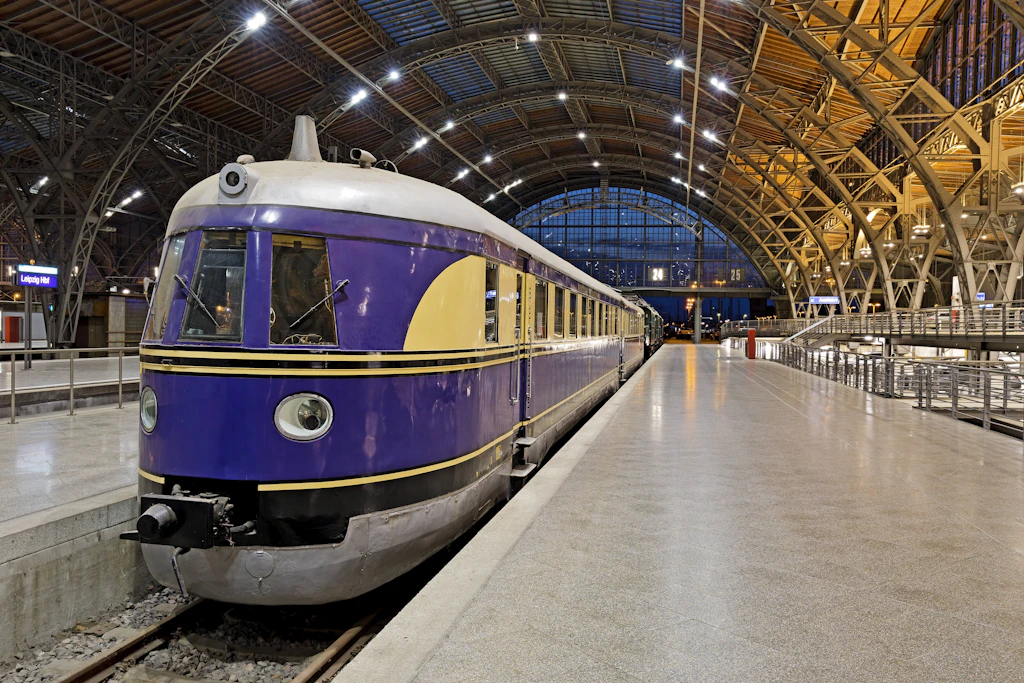 Schnellverbrennungstriebwagen der Bauart Hamburg auf dem Museumsgleis 24 des Leipziger Hauptbahnhofs