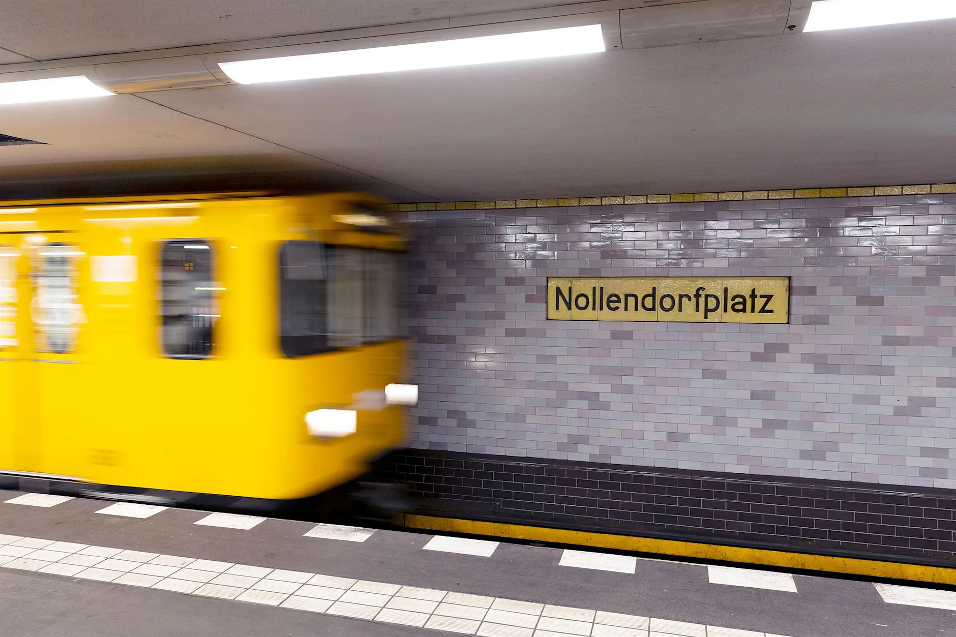 BVG beendet Bauarbeiten am Nollendorfplatz: U4 in Berlin fährt wieder