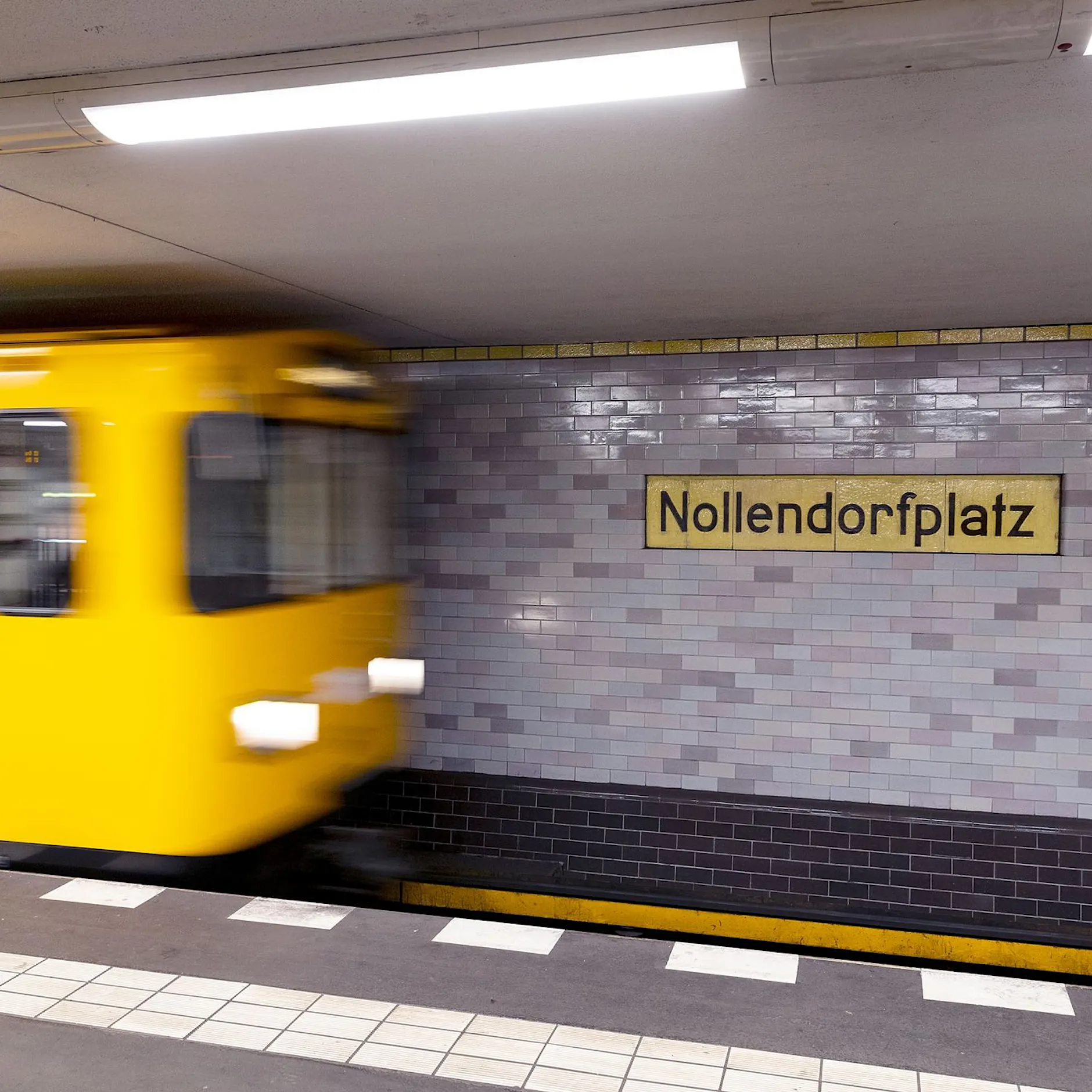 BVG beendet Bauarbeiten am Nollendorfplatz: U4 in Berlin fährt wieder