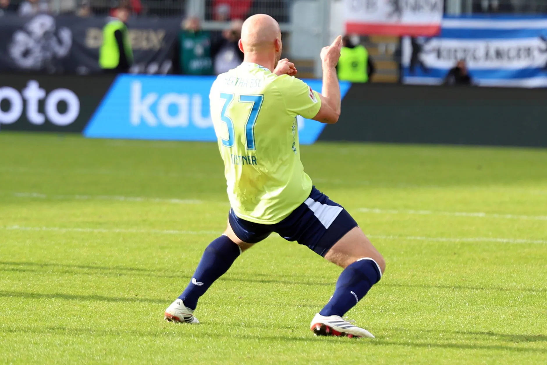 Zweieinhalb Jahre musste Toni Leistner warten. Im Februar 2026 schoss er beim 3:0 in Elversberg sein erstes Tor für Hertha BSC und jubelte mit Purzelbaum und Pistolenschuss-Geste.