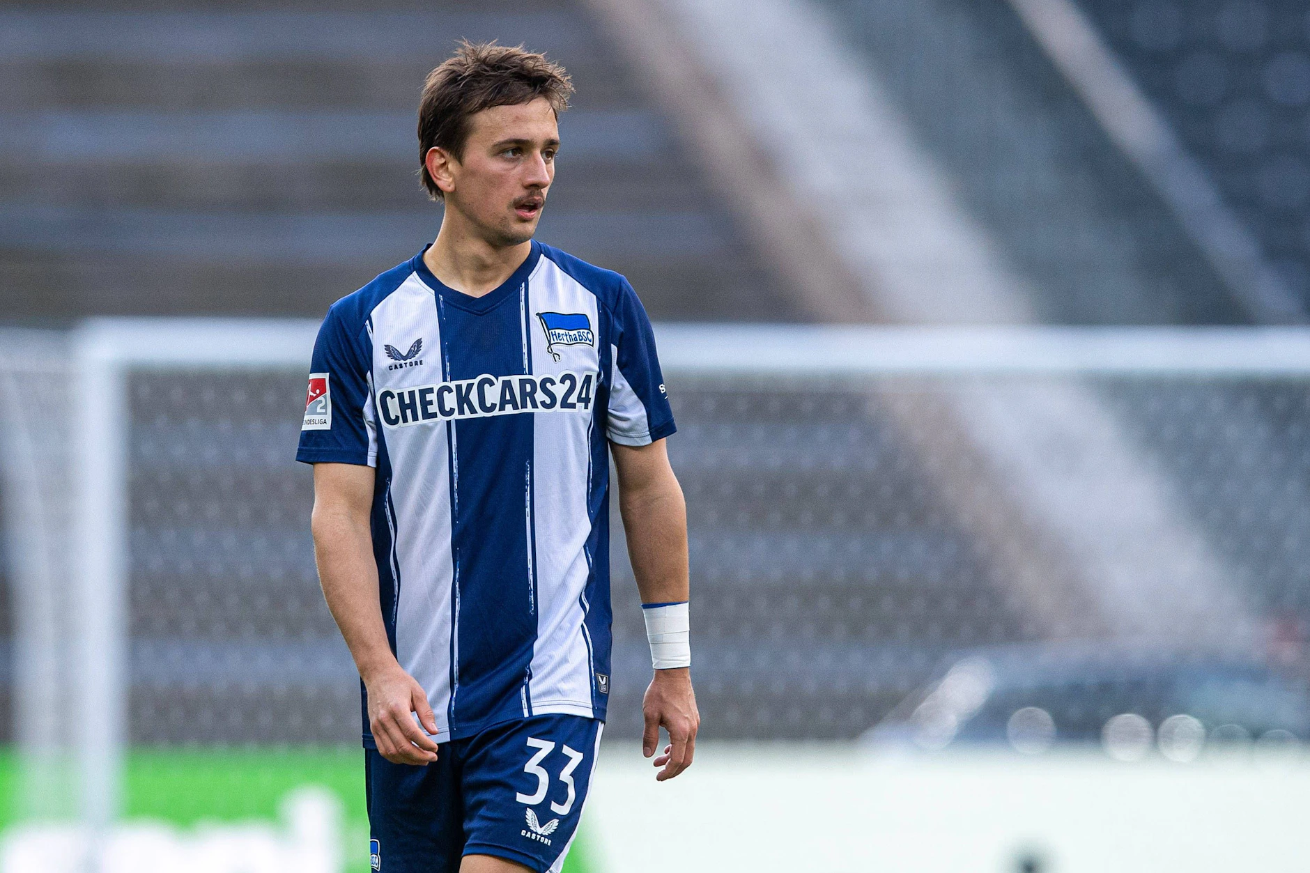 Vieles sieht nach Abschied bei Hertha BSC  aus. Michal Karbownik liegt ein Angebot von Werder Bremen vor