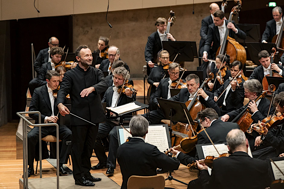 Kirill Petrenko spielt mit den Berliner Philharmonikern Beethovens Zweite in der Philharmonie.