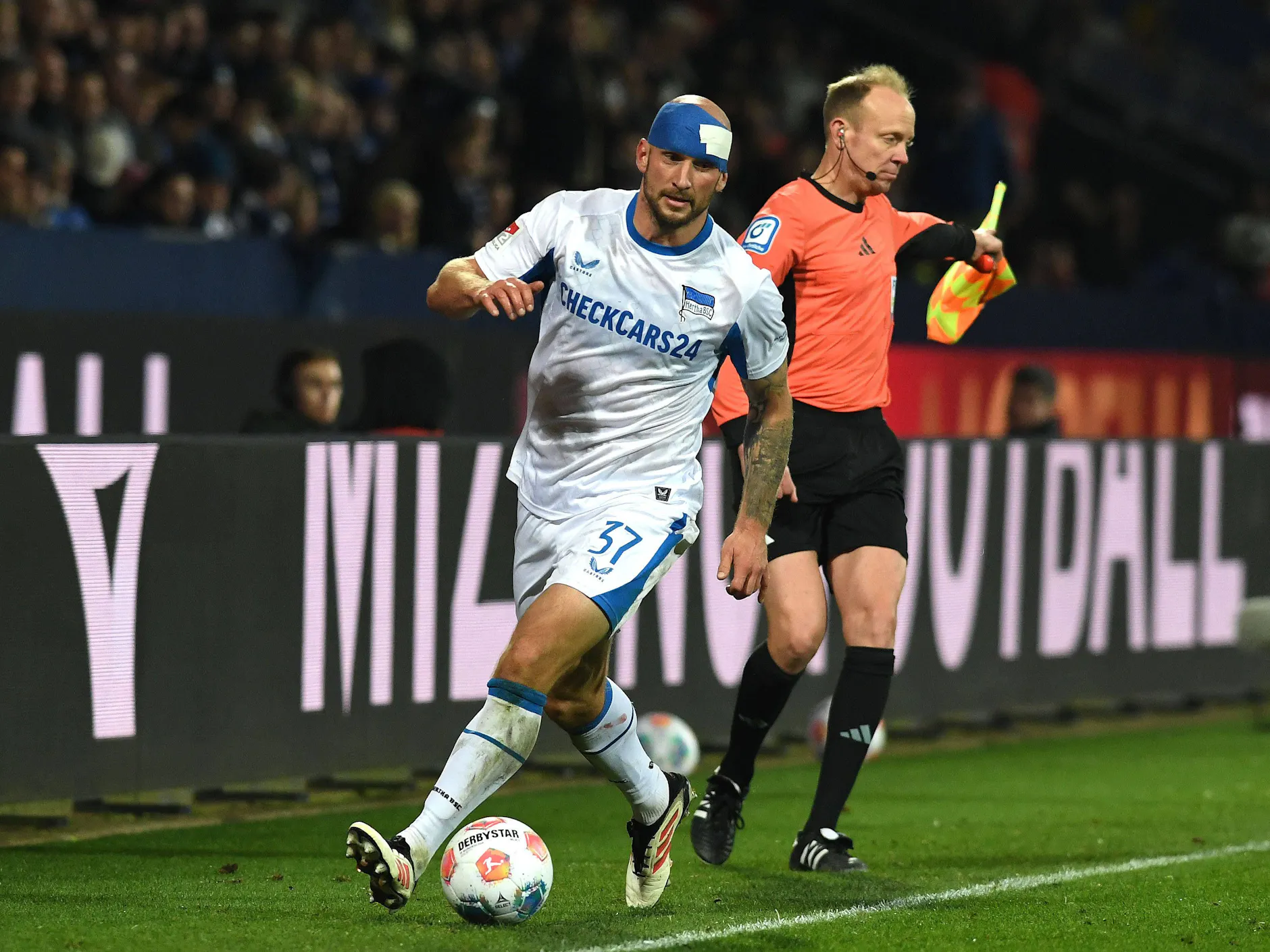 Der Turban wurde das Markenzeichen Toni Leistner. Oft holte sich der Hertha-Verteidiger Platzwunden, Nasenbeinbrüche bei Kopfballduellen ab.