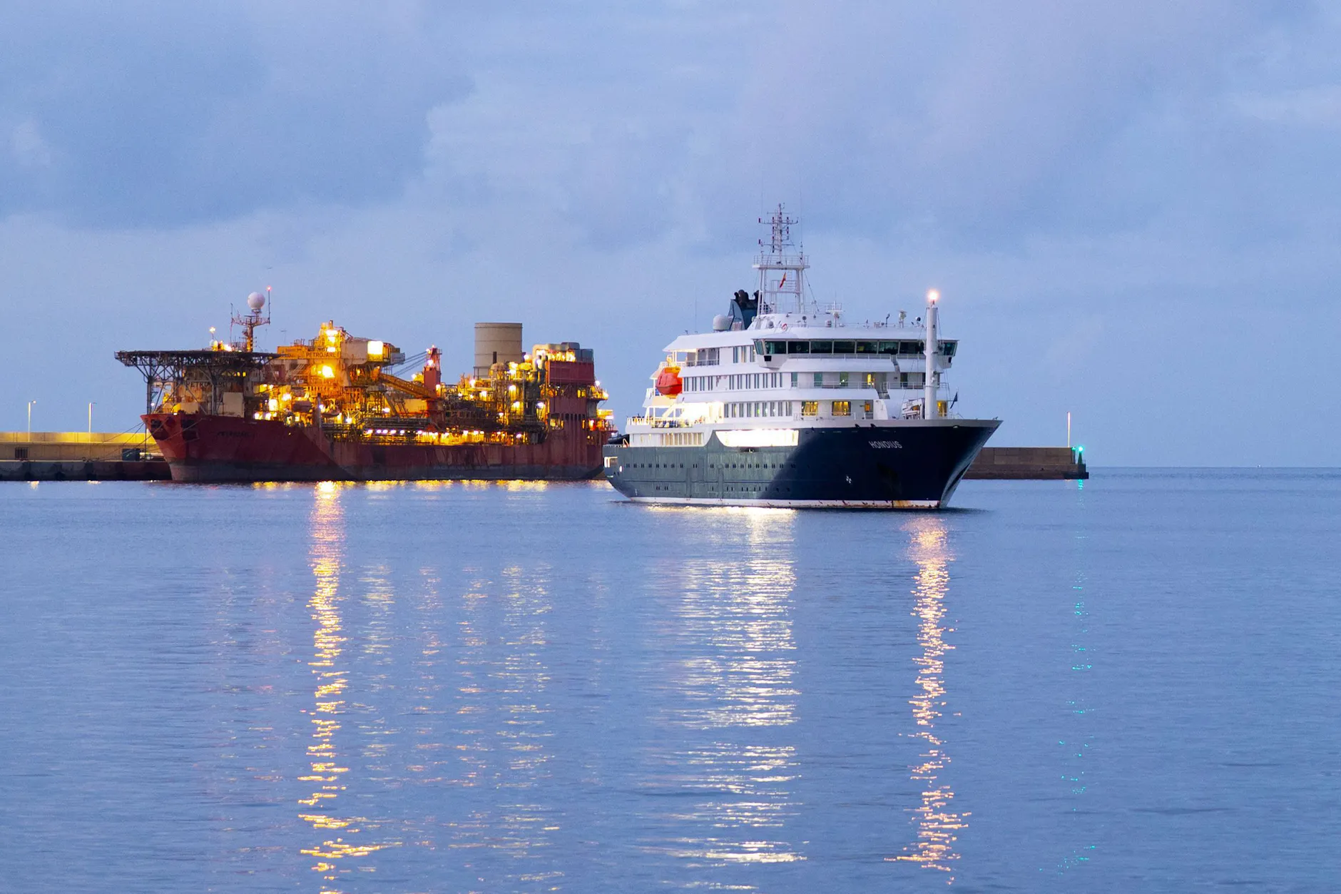 Die Hondius erreicht Sonntagmorgen den Industriehafen Granadilla de Abona auf Teneriffa.
