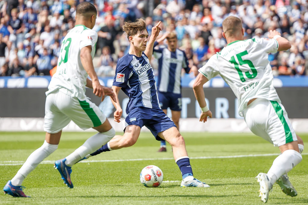 Zehn Mann, zwei Traumtore, Hertha-Sieg