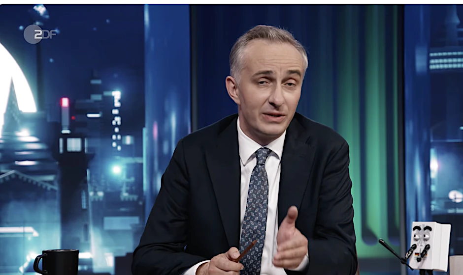 Böhmermann (li.) und Maskottchen (re.): Welche Minderheiten zählen?