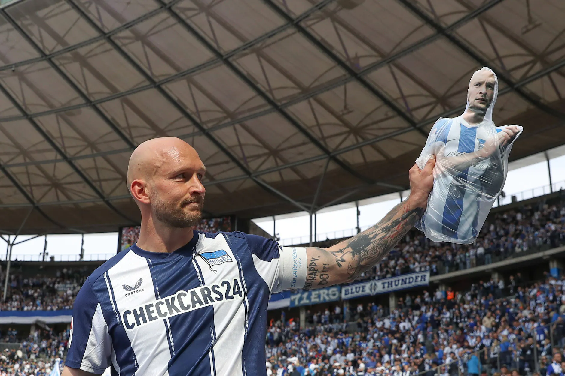Toni Leistner verabschiedet sich von den Hertha-Fans und hinterlässt eine Liebesbotschaft an den Klub. Beim 1. FC Union wird das einigen nicht schmecken.