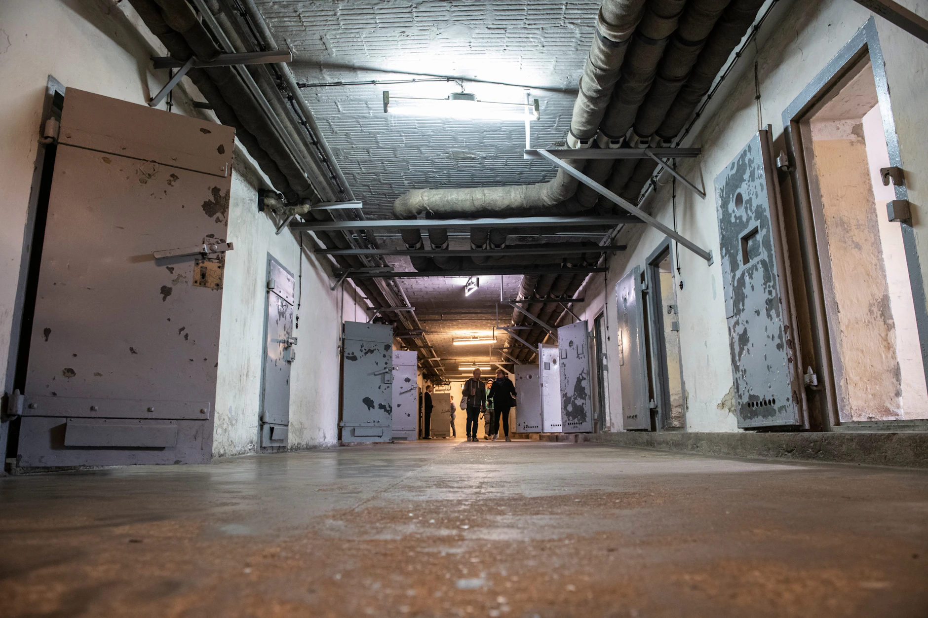 Bei einer Führung im Stasi-Gefängnis in Hohenschönhausen wurde eine Gruppe Besucher eingesperrt. (Symbolbild)