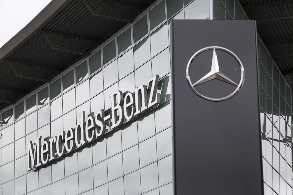 Was der Verkauf konkret für die Mitarbeiter bedeutet, ist unklar. Am Mittwoch soll es eine Mitarbeiterversammlung geben.