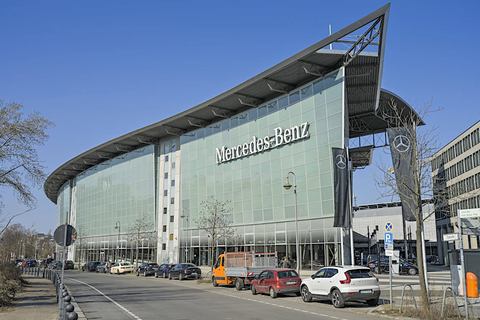 Die Niederlassung von Mercedes Benz am Salzufer. Auch sie soll vom Verkauf betroffen sein.