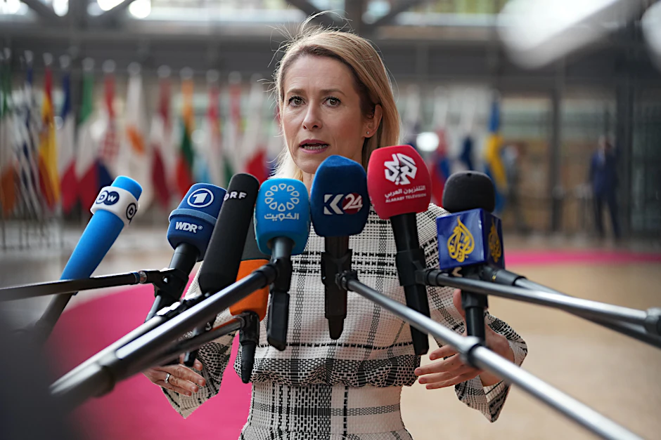 Kaja Kallas, EU-Außenbeauftragte, vor dem Treffen der EU-Verteidigungsminister im Gebäude des Europäischen Rates in Brüssel