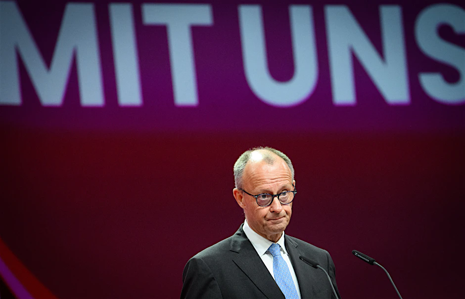 Bundeskanzler Friedrich Merz (CDU) spricht beim Bundeskongress des Deutschen Gewerkschaftsbundes (DGB).