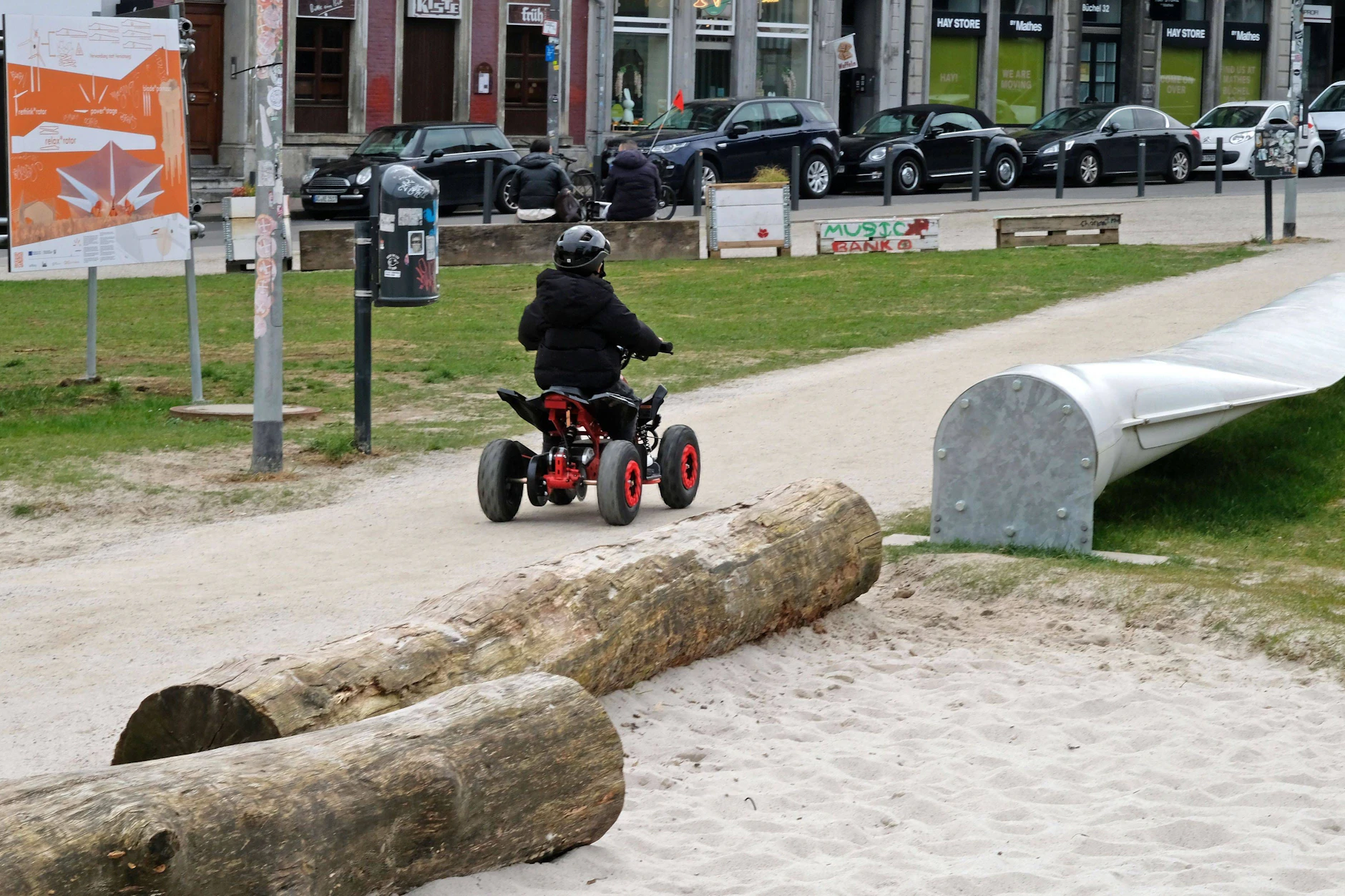 Vierrad-Kleinfahrzeuge wie Quads gehören ebenfalls dazu.