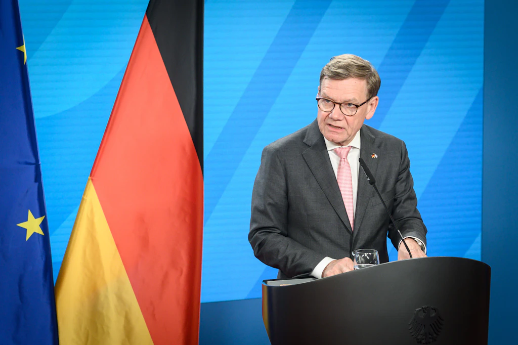 EU-Sanktionen gegen Journalist Dogru: Auswärtiges Amt verstrickt sich in Widersprüche