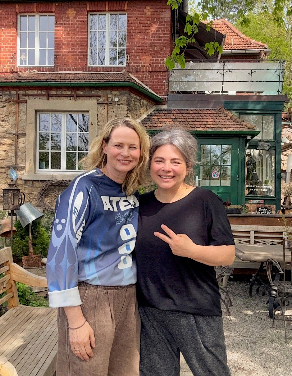 In Erfurt hat Podcasterin Antje Riis (li.) die Köchin Maria Groß getroffen.
