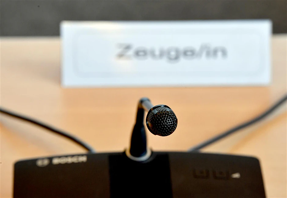 Im Zeugenstand: Wenn Eltern vor den Ermittlungsbehörden die mutmaßlichen Mörder ihrer eigenen Kinder verteidigen. (Symbolbild)
