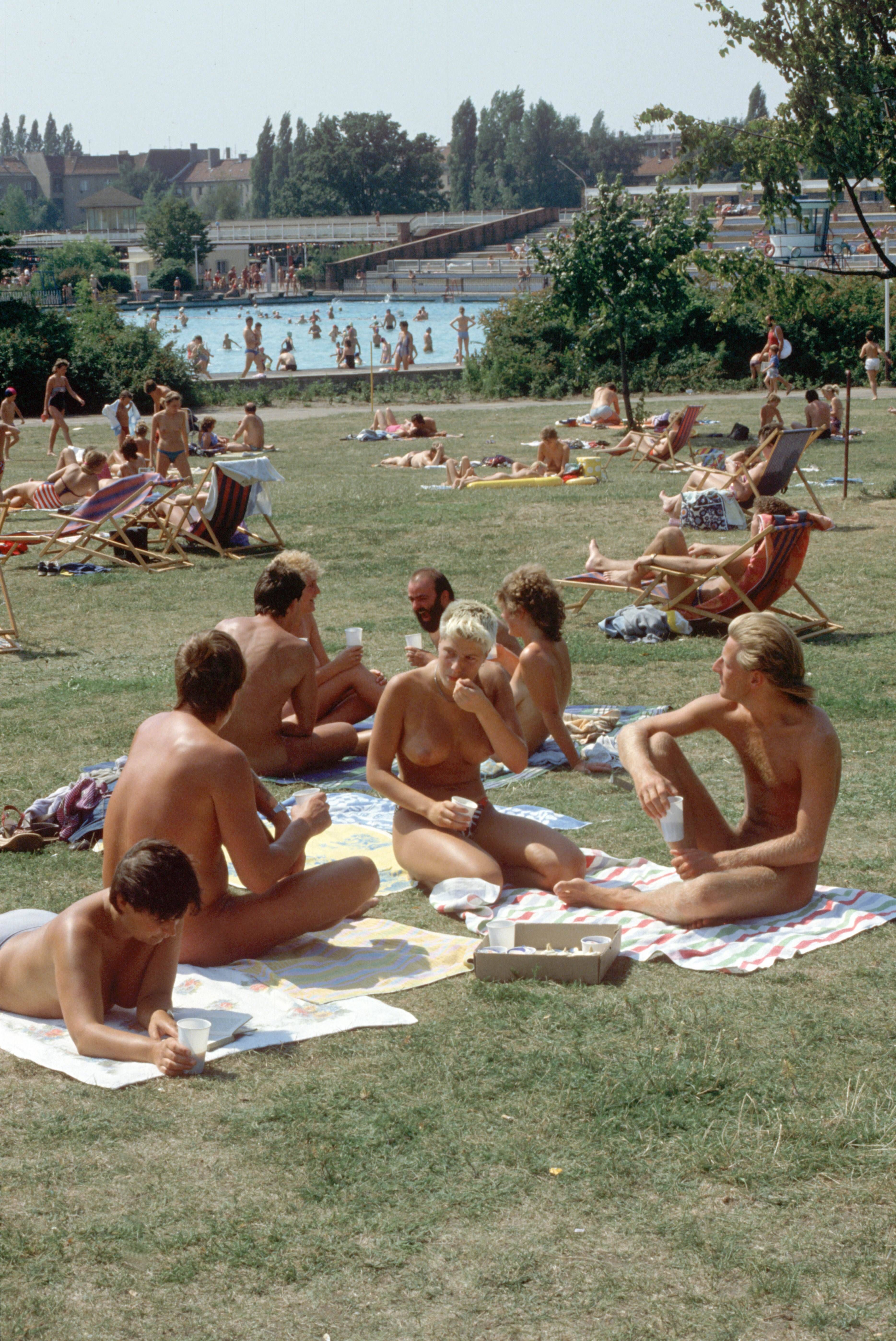 Das Nacktbaden ist politisch: Vor 70 Jahren trat die DDR-Freibadeordnung in Kraft
