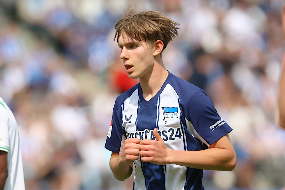 Kennet Eichhorn von Hertha BSC wird von den Topklubs Europas umworben. Manchester City will das Ausnahmetalent auch. Doch da gibt es ein Problem.