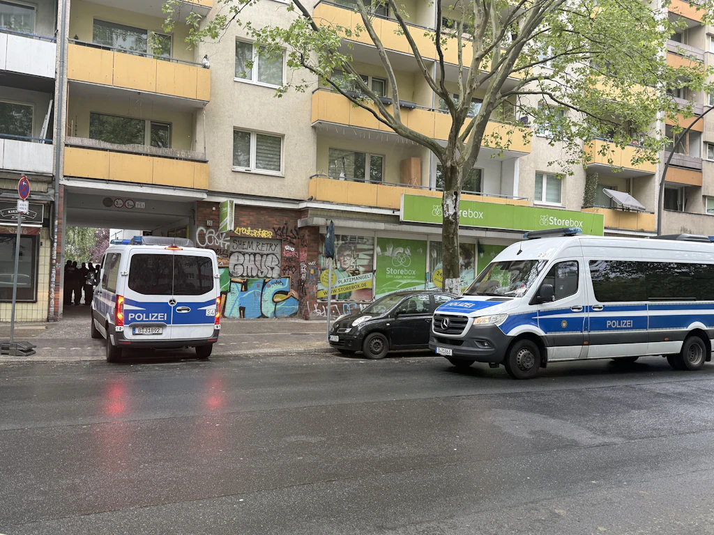 Großrazzia gegen illegalen Waffenbesitz und Bandenkriminalität