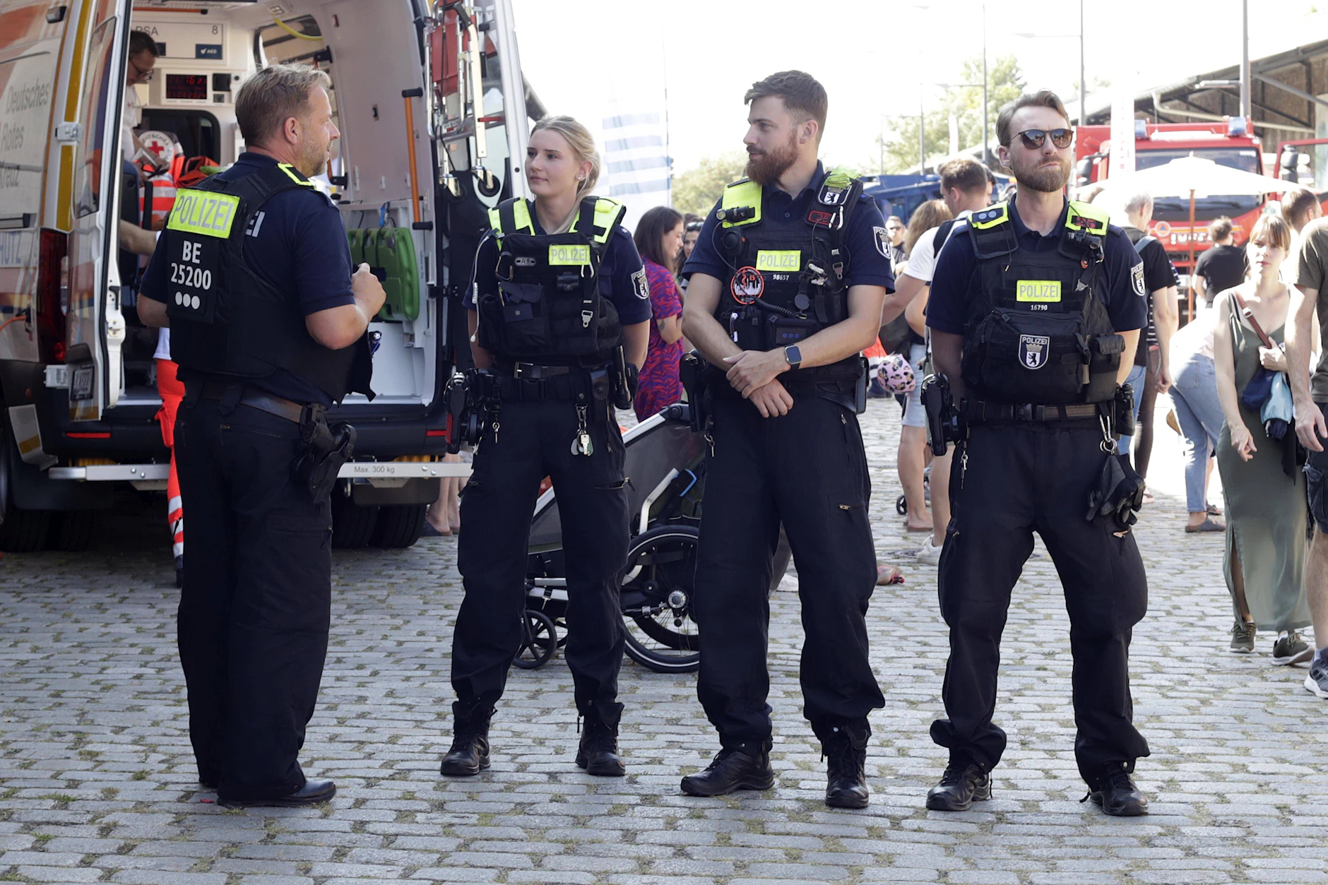 (Symbolbild) Für den gehobenen Dienst bei der Berliner Polizei muss man vorab studieren.