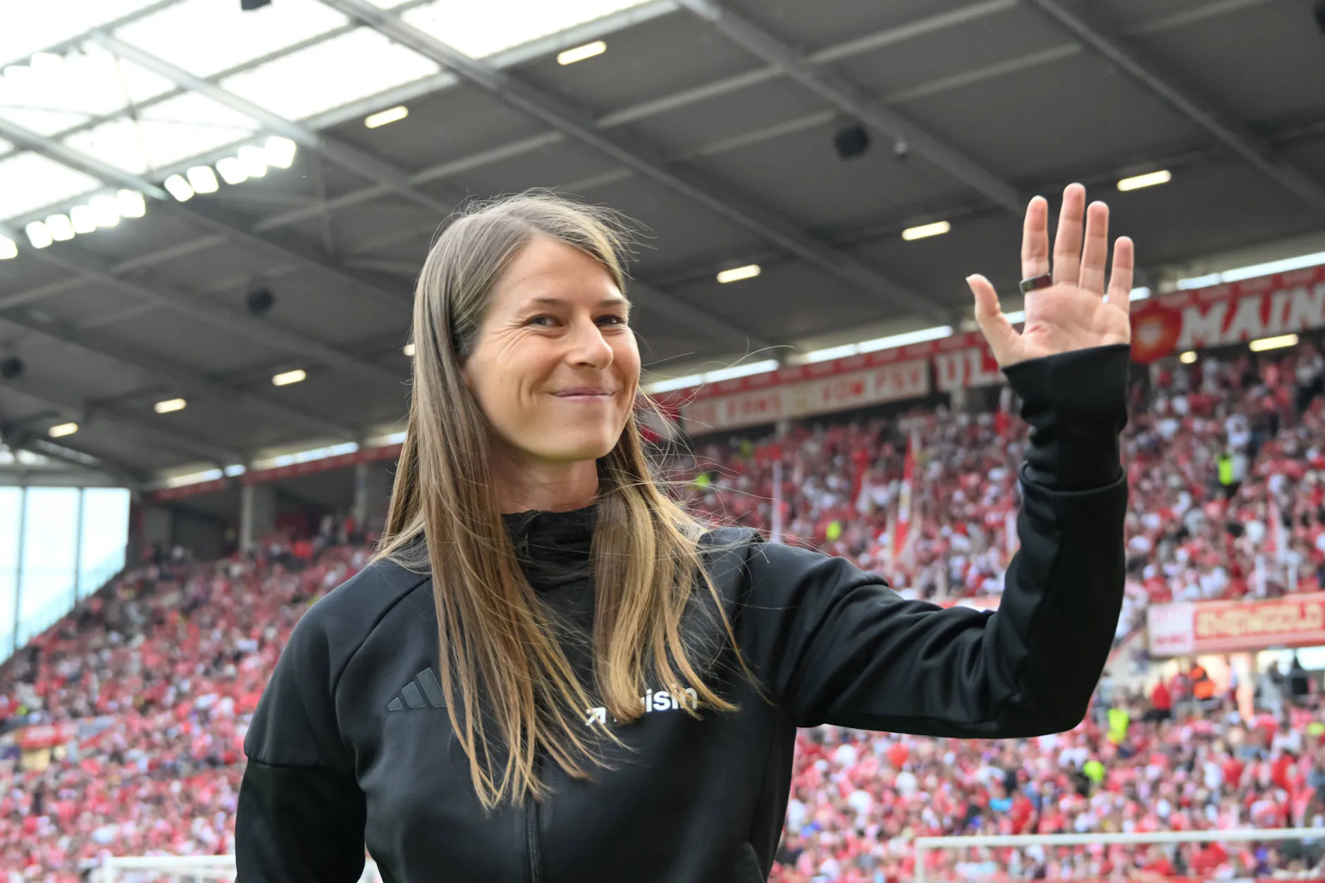Während Marie-Louise Eta am Sonnabend zum letzten Mal als Cheftrainerin der Männer des 1. FC Union Berlin an der Seitenlinie stehen wird, verdichten sich die Anzeichen auf ihren Nachfolger.
