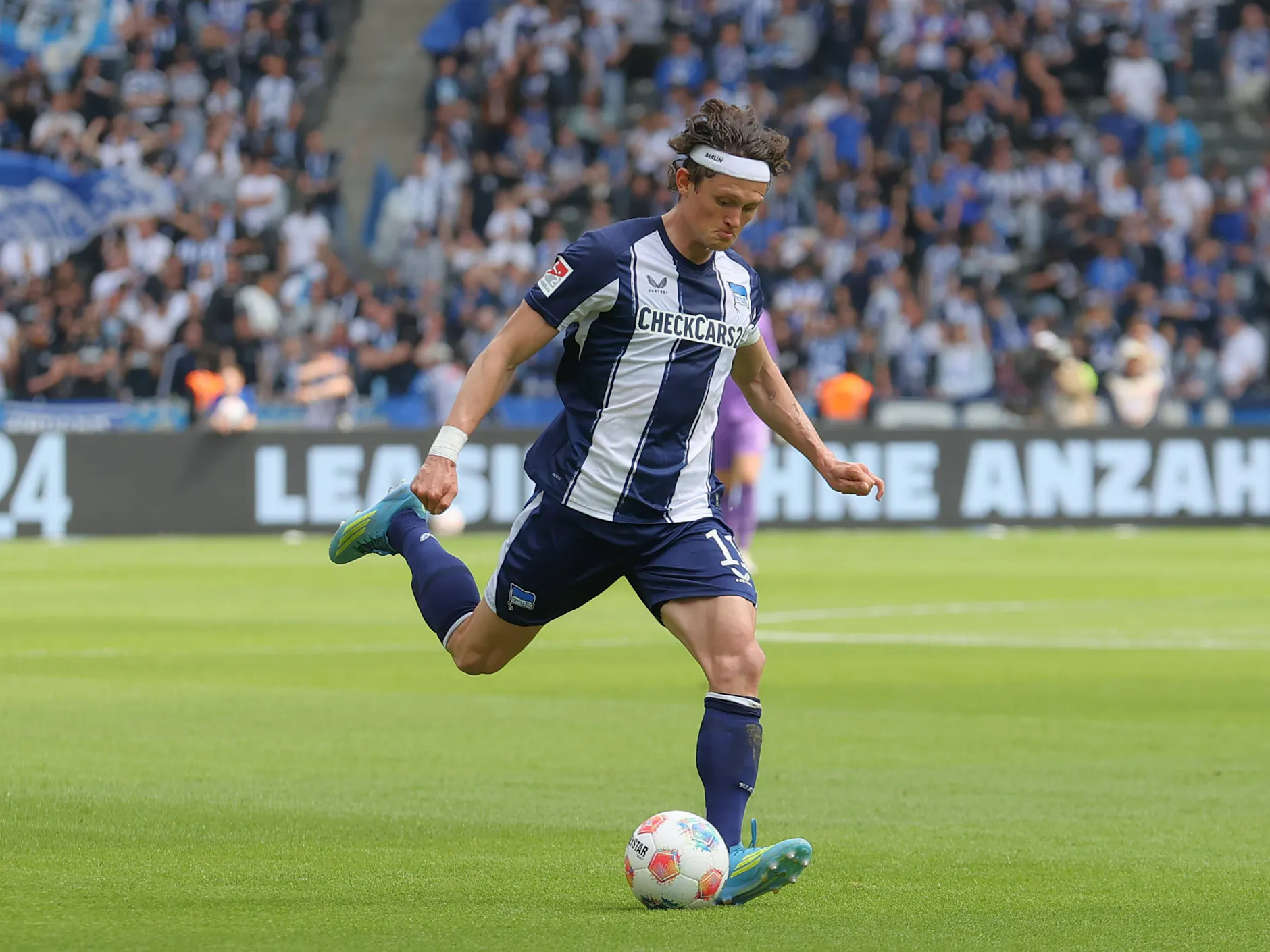Hertha-Kapitän Fabian Reese ist ein Kandidat bei Bundesliga-Abstiegskandidat VfL Wolfsburg.