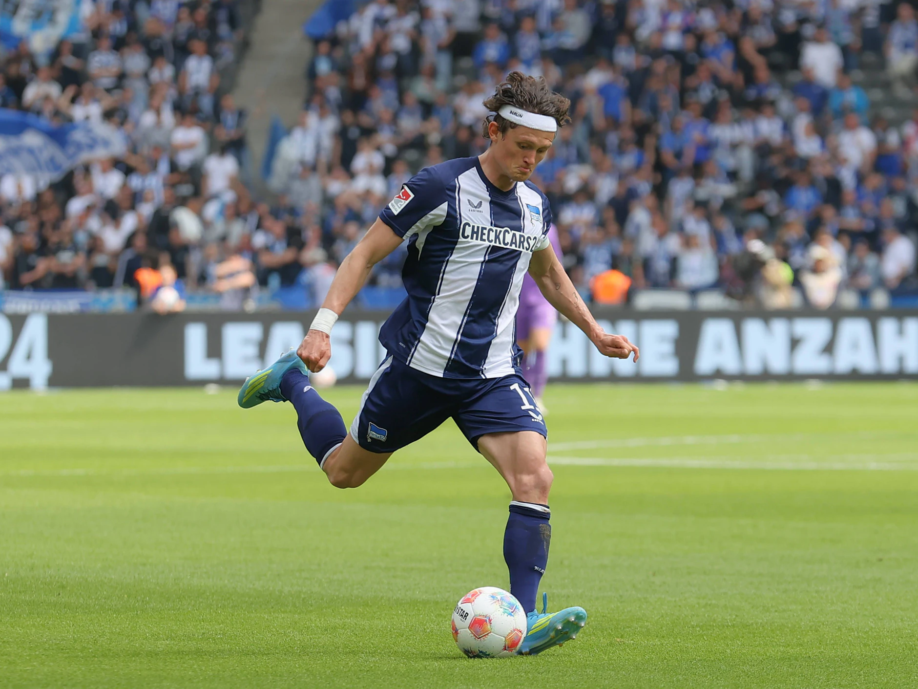 Hertha-Kapitän Fabian Reese ist ein Kandidat bei Bundesliga-Abstiegskandidat VfL Wolfsburg.