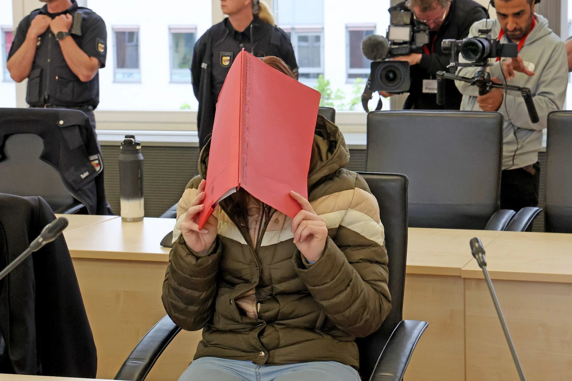 Gina H. muss sich im Fall Fabian aus Güstrow vor Gericht verantworten. Sie ist die Hauptverdächtige in dem Mordfall. Die Staatsanwaltschaft ist sicher, dass sie Fabian erstochen hat.