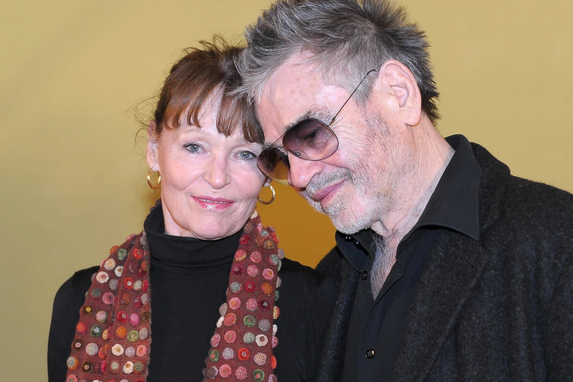 Angelica Domröse und Hilmar Thate waren bis zu seinem Tod im Jahr 2016 verheiratet. Zehn Jahre danach folgt Sie ihm nun in den Schauspieler-Himmel.