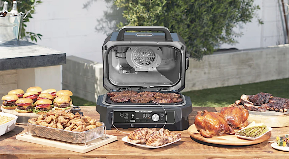 Da wird jeder Mann zum Grillgott: Der Ninja Woodfire Pro ist eine Mischung aus Grill, Smoker und Airfryer.
