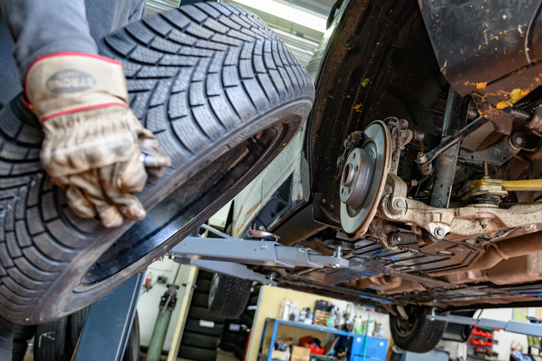 Der ADAC warnt davor, dass Frühjahrs-Checks häufig nur teure Reparaturempfehlungen enthalten. Davon profitieren vor allem die Werkstätten.
