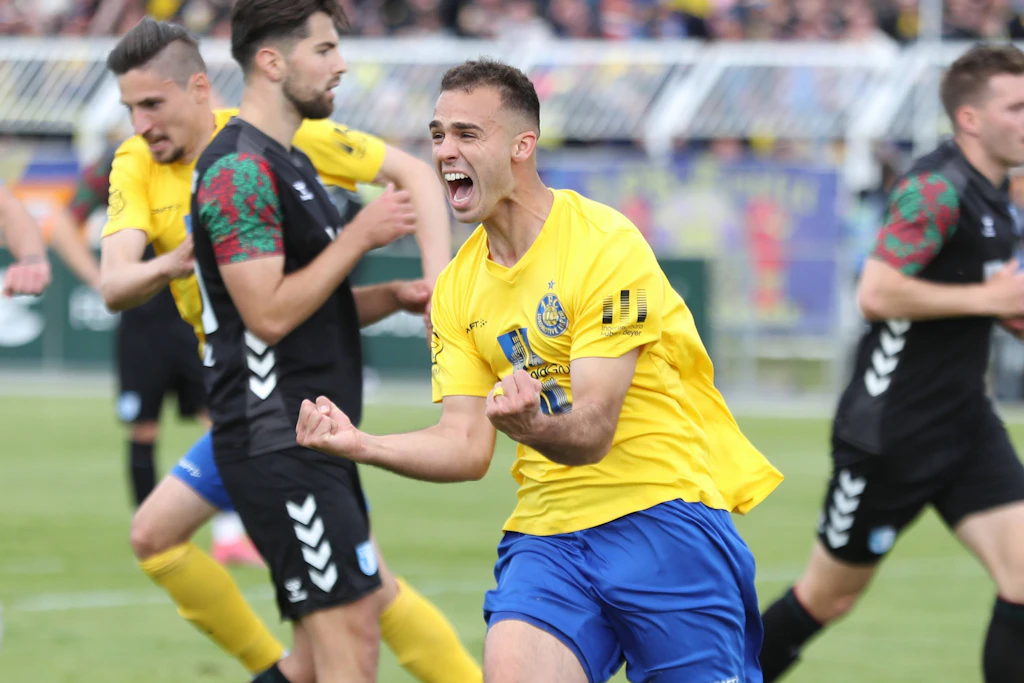 FC Lok Leipzig gewinnt Titel – Relegation gegen Würzburg wartet