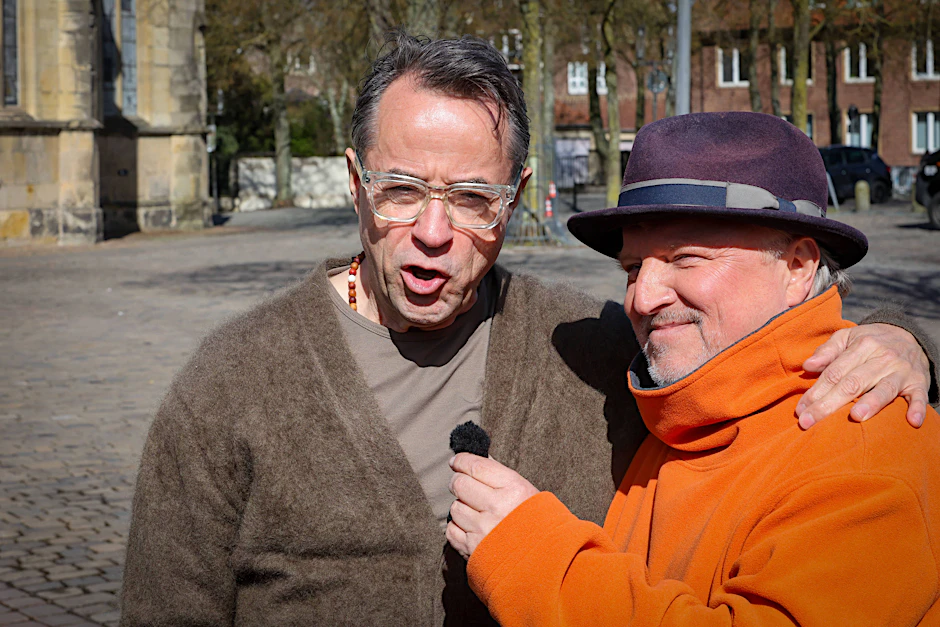 Dreharbeiten für den 50. „Tatort“ aus Münster: „Eine Frage der Zeit“, Axel Prahl (r.) als Hauptkommissar Frank Thiel und Jan Josef Liefers als Rechtsmediziner Karl-Friedrich Boerne